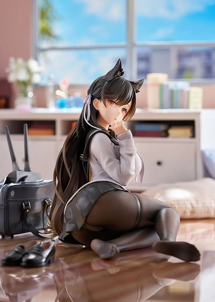 Azur Lane PVC Statue 1/7 Atago (School Traumerei) 13 cm