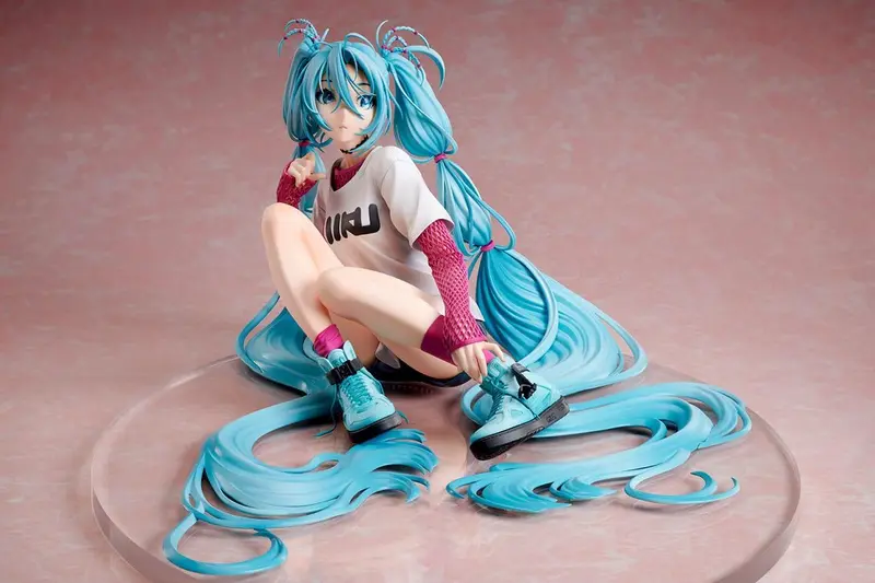 Hatsune Miku Statue 1/8 Yoneyama Mai The Latest Street Style "Cute" 17 cm