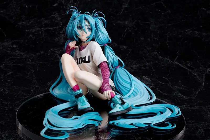 Hatsune Miku Statue 1/8 Yoneyama Mai The Latest Street Style "Cute" Limited Edition 17 cm