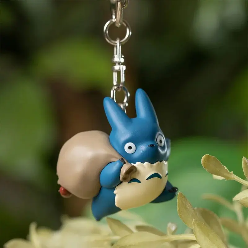 Mein Nachbar Totoro - Mittlerer & Kleiner Totoro beim Wettlauf - 3D-Schlüsselanhänger - 35 x 40 x 40 mm - Benelic