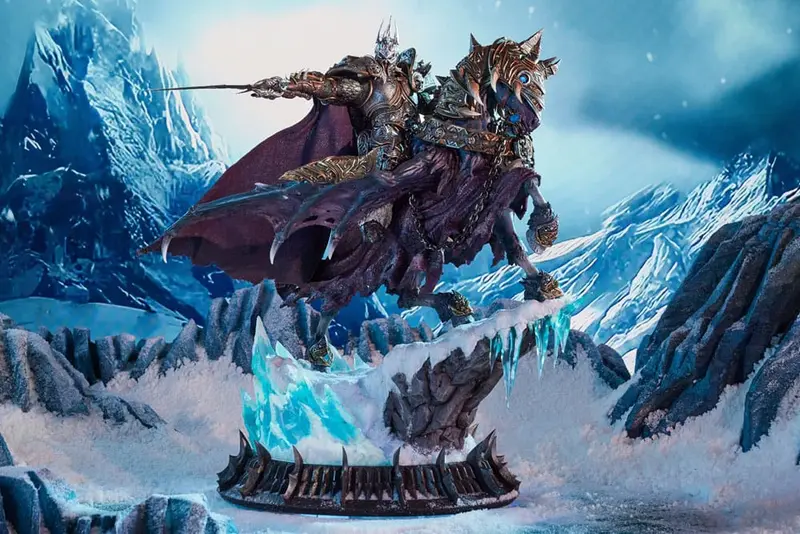 World of Warcraft Statue The Lich King & Invincible 68 cm